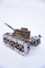 Lade das Bild in den Galerie-Viewer, Panzer aus Edelstahl
